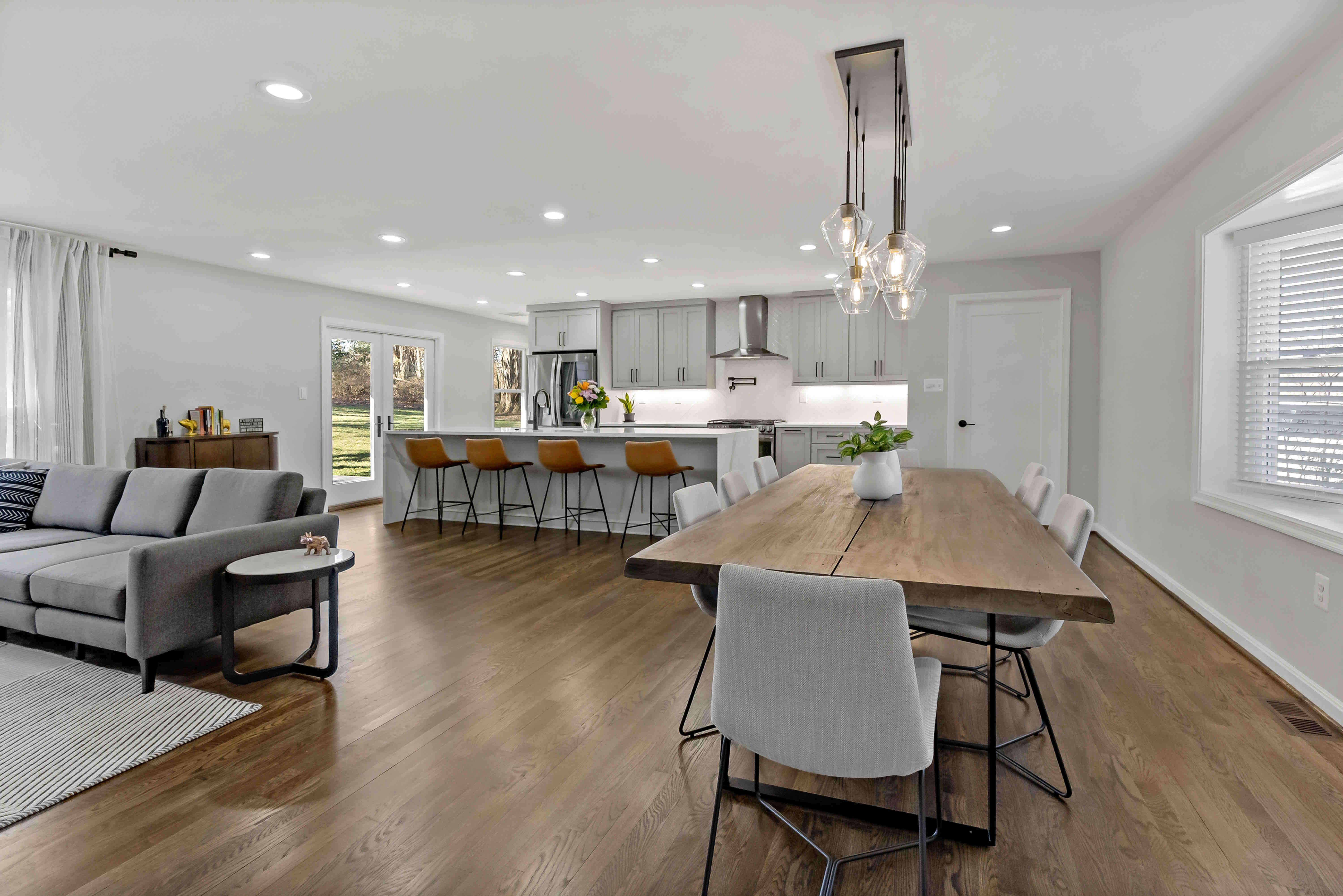 Gorgeous Contemporary Interior Remodel for Vienna Home